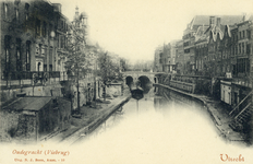1301 Gezicht op de Oudegracht Weerdzijde te Utrecht.